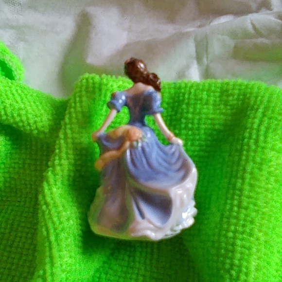 Royal Dolton Miniature Figurine (Rebecca) - Picture 3 of 9